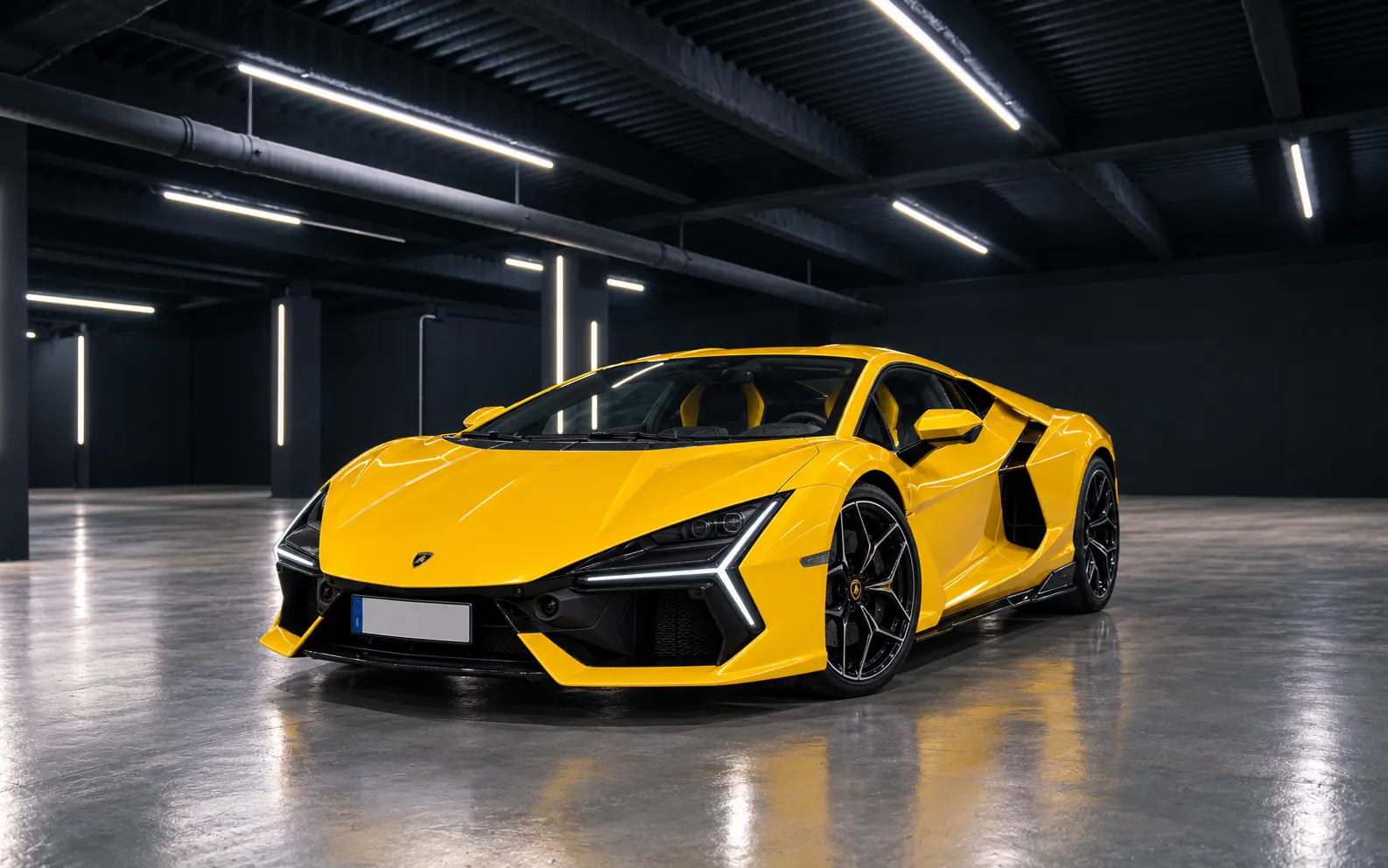 Noleggio Lamborghini Revuelto 2024 Giallo a Taormina | Rial Rent