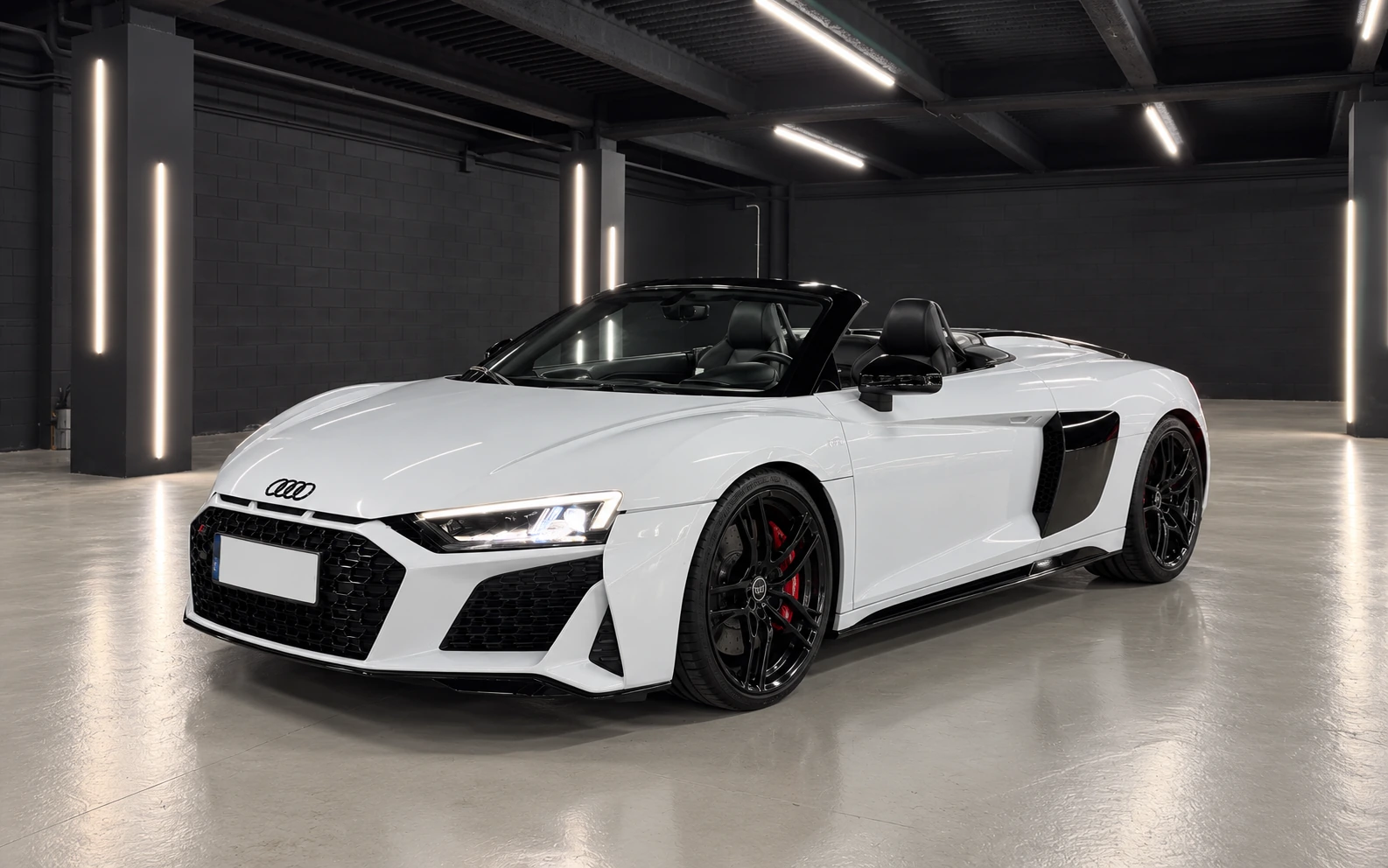 Noleggio Audi R8 Spyder Bianco a Taormina | Rial Rent